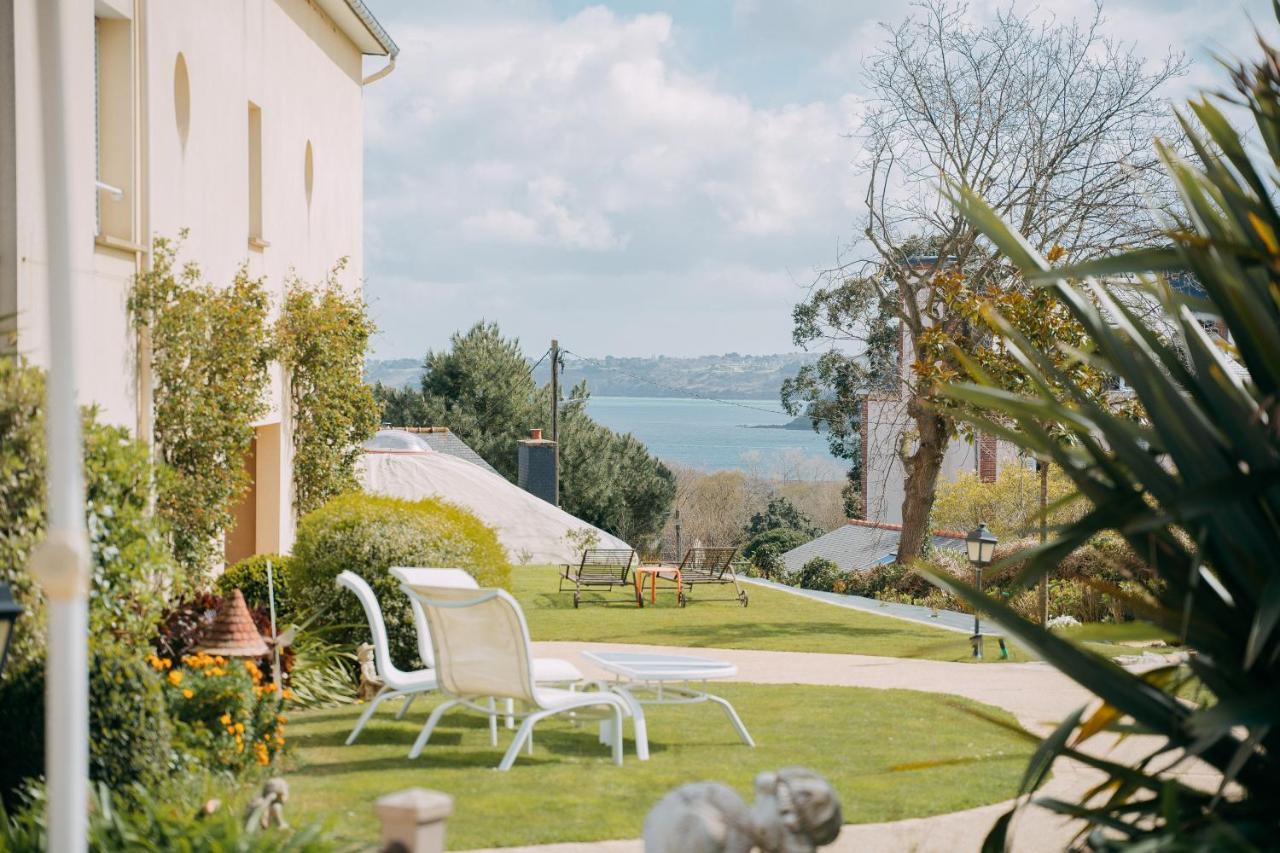 Hotel Les Agapanthes Ploubazlanec Esterno foto