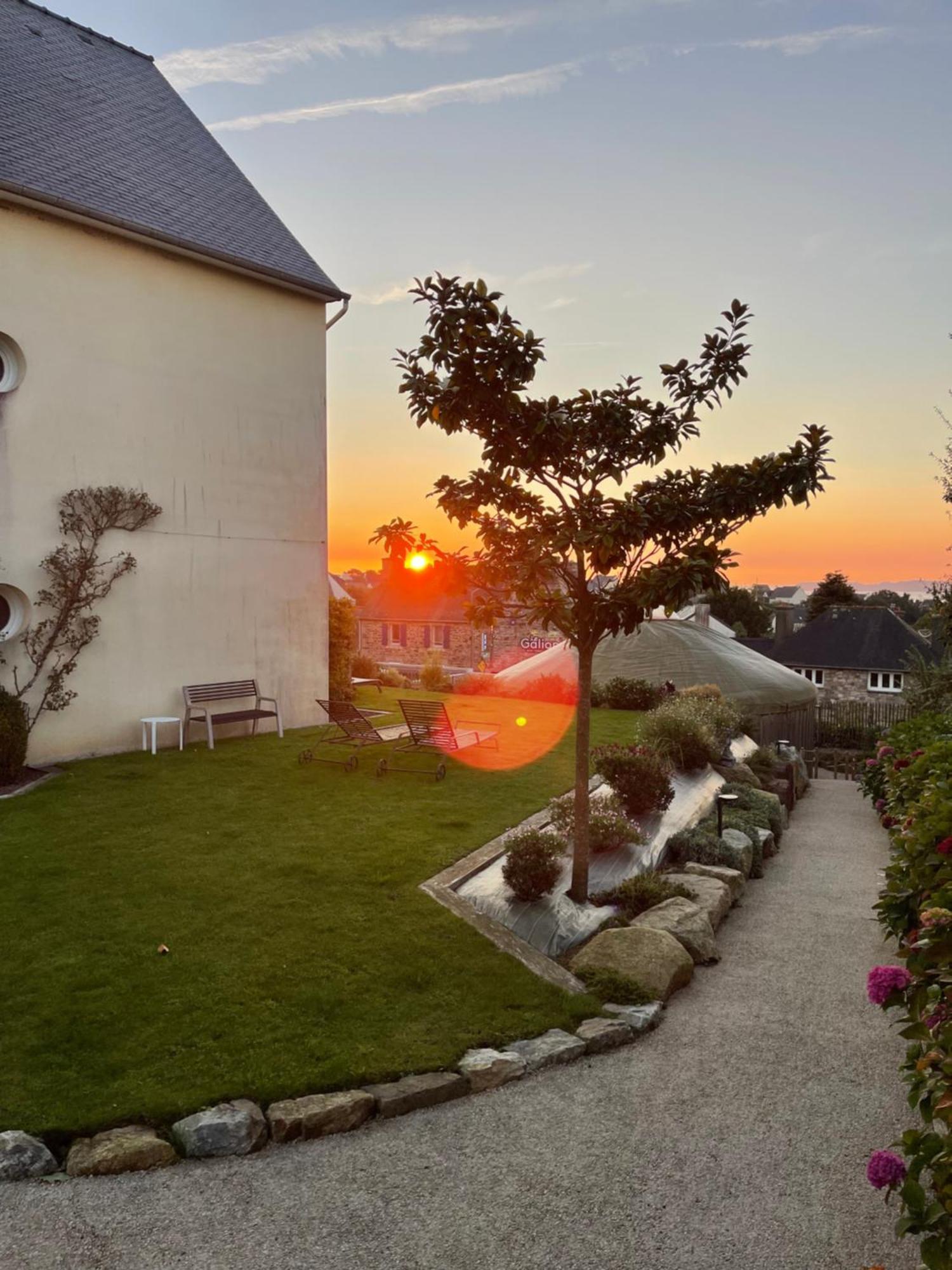 Hotel Les Agapanthes Ploubazlanec Esterno foto